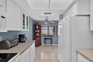 3167 Landmark Dr, Clearwater, FL 33761 - Photo 4