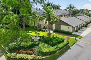 3167 Landmark Dr, Clearwater, FL 33761 - Photo 2