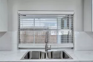 1995 Meadow Dr, Clearwater, FL 33763 - Photo 10