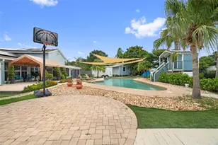 7103 Creekside Ct, Tampa, FL 33615 - Photo 14