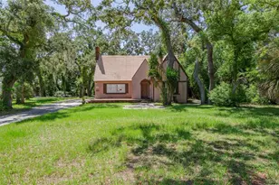 1510 22nd Ave S, Saint Petersburg, FL 33705 - Photo 1