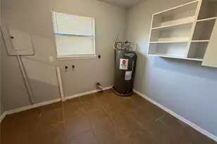 1702 Dawn Heights Dr, Lakeland, FL 33801 - Photo 8