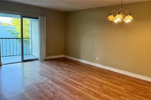 2830 Somerset Park Dr, Tampa, FL 33613 - Photo 10