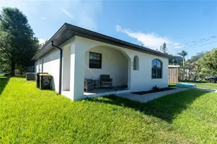 146 8th St, Winter Haven, FL 33880 - Photo 2