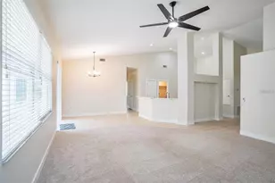 16909 Falconridge Rd, Lithia, FL 33547 - Photo 4