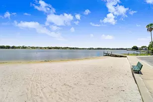 3712 Carrollbrook Rd, Tampa, FL 33618 - Photo 36