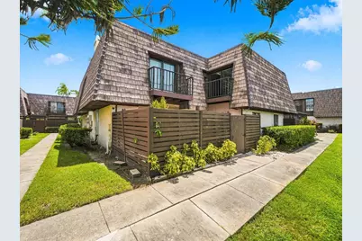 15314 E Pond Woods Drive #15314, Tampa, FL 33618 - Photo 2
