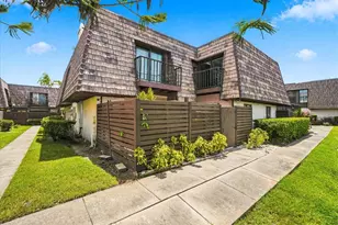 15314 E Pond Woods Dr, Tampa, FL 33618 - Photo 2