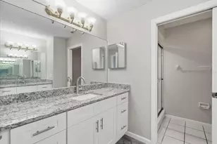 15314 E Pond Woods Dr, Tampa, FL 33618 - Photo 34