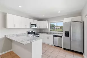 15314 E Pond Woods Dr, Tampa, FL 33618 - Photo 16