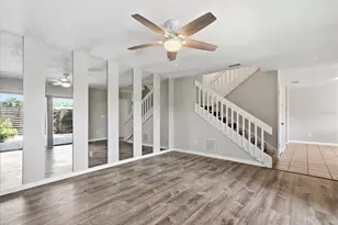 15314 E Pond Woods Dr, Tampa, FL 33618 - Photo 10