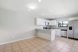 15314 E Pond Woods Dr, Tampa, FL 33618 - Photo 12