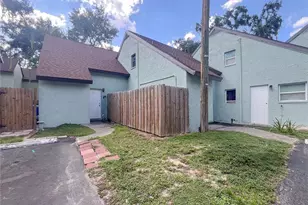 12414 N 58th St, Tampa, FL 33617 - Photo 1