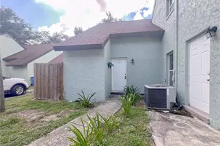 12414 N 58th St, Tampa, FL 33617 - Photo 2