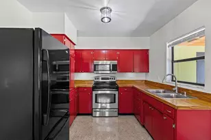 7002 Thrasher Dr, Tampa, FL 33610 - Photo 2
