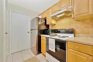 1400 Gandy Blvd N, Saint Petersburg, FL 33702 - Photo 10