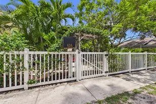 616 15th St N, Saint Petersburg, FL 33705 - Photo 2