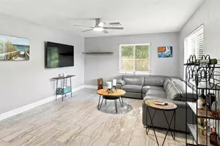 8028 25th Ave N, Saint Petersburg, FL 33710 - Photo 4