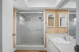 5108 Brittany Dr S, Saint Petersburg, FL 33715 - Photo 16