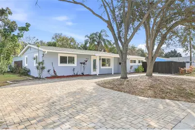4095 Locust Street NE, Saint Petersburg, FL 33703 - Photo 2