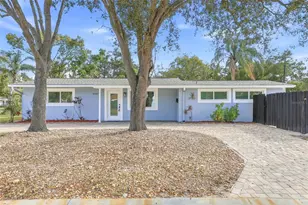 4095 Locust St NE, Saint Petersburg, FL 33703 - Photo 1