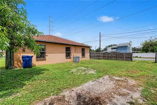 2423 E Okara Rd, Tampa, FL 33612 - Photo 26