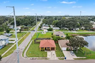 2423 E Okara Rd, Tampa, FL 33612 - Photo 32