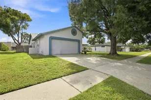 3810 Sarazen Dr, New Port Richey, FL 34655 - Photo 2