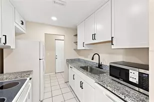 11409 8th St N, Saint Petersburg, FL 33716 - Photo 10