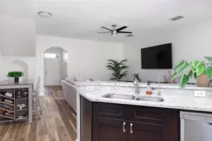 570 Vallance Way NE, Saint Petersburg, FL 33716 - Photo 12