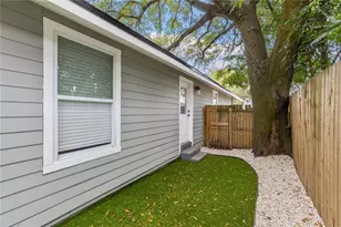 2410 E Columbus Dr, Tampa, FL 33605 - Photo 10