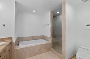 300 Beach Dr NE, Saint Petersburg, FL 33701 - Photo 14