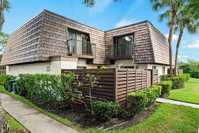 15319 W Pond Woods Drive #15319, Tampa, FL 33618 - Photo 1