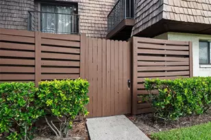 15319 W Pond Woods Dr, Tampa, FL 33618 - Photo 4