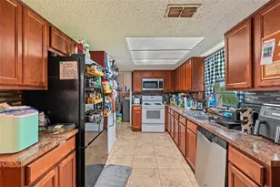 509 E Drew St, Plant City, FL 33563 - Photo 10