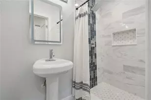 8829 Bay Pointe Dr, Tampa, FL 33615 - Photo 10