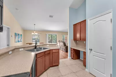 5521 Kinglethill Drive, Lithia, FL 33547 - Photo 10