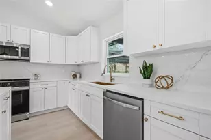 1118 Trinidad Ave, Spring Hill, FL 34609 - Photo 18