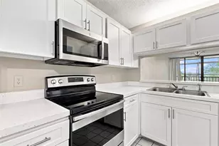 2424 W Tampa Bay Blvd, Tampa, FL 33607 - Photo 10