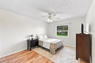 2333 Glenmore Cir, Sun City Center, FL 33573 - Photo 18