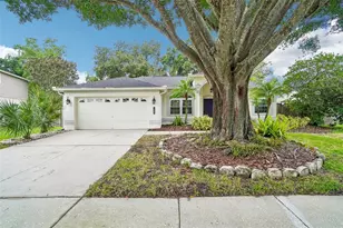 1605 Sand Hollow Ln, Valrico, FL 33594 - Photo 1