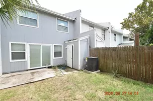 5009 Terrace Village Ln, Tampa, FL 33617 - Photo 4