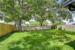 9703 Fox Hollow Rd, Tampa, FL 33647 - Photo 20