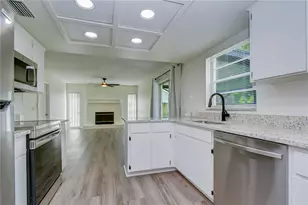 9703 Fox Hollow Rd, Tampa, FL 33647 - Photo 8