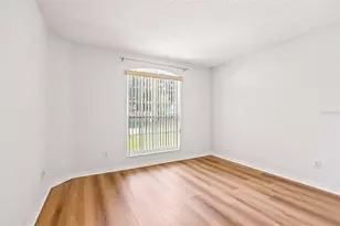 512 Atwood Ave N, Saint Petersburg, FL 33702 - Photo 14