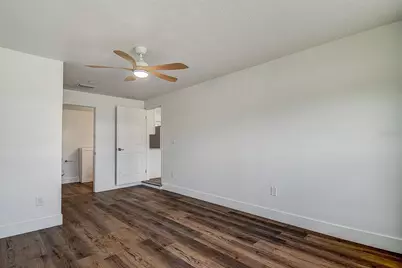 7580 Meadowlawn Drive N, Saint Petersburg, FL 33702 - Photo 18