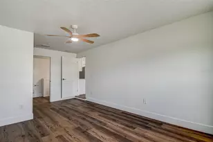 7580 Meadowlawn Dr N, Saint Petersburg, FL 33702 - Photo 18