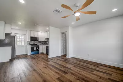 7580 Meadowlawn Drive N, Saint Petersburg, FL 33702 - Photo 6