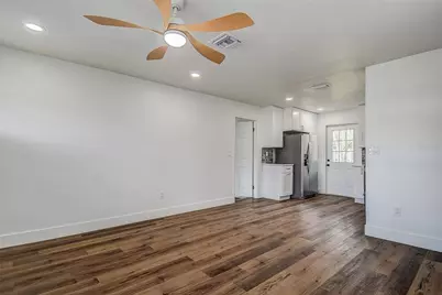7580 Meadowlawn Drive N, Saint Petersburg, FL 33702 - Photo 8