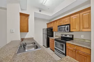 17108 Carrington Park Dr, Tampa, FL 33647 - Photo 12